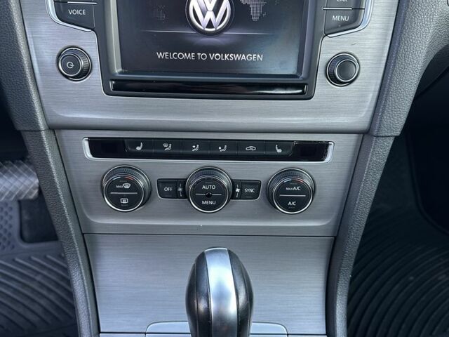 Синий Фольксваген Гольф, объемом двигателя 1.8 л и пробегом 112 тыс. км за 11900 $, фото 22 на Automoto.ua