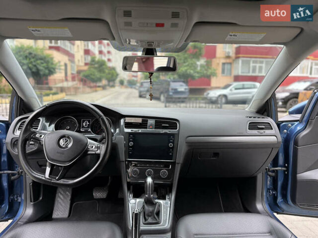 Синий Фольксваген Гольф, объемом двигателя 1.8 л и пробегом 115 тыс. км за 13800 $, фото 5 на Automoto.ua