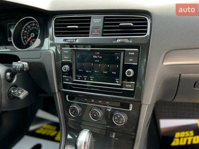 Синий Фольксваген Гольф, объемом двигателя 1.8 л и пробегом 105 тыс. км за 12999 $, фото 10 на Automoto.ua