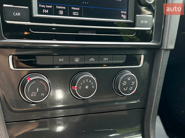 Синий Фольксваген Гольф, объемом двигателя 1.8 л и пробегом 105 тыс. км за 12999 $, фото 18 на Automoto.ua