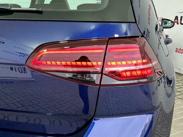 Синий Фольксваген Гольф, объемом двигателя 1.6 л и пробегом 217 тыс. км за 16950 $, фото 4 на Automoto.ua