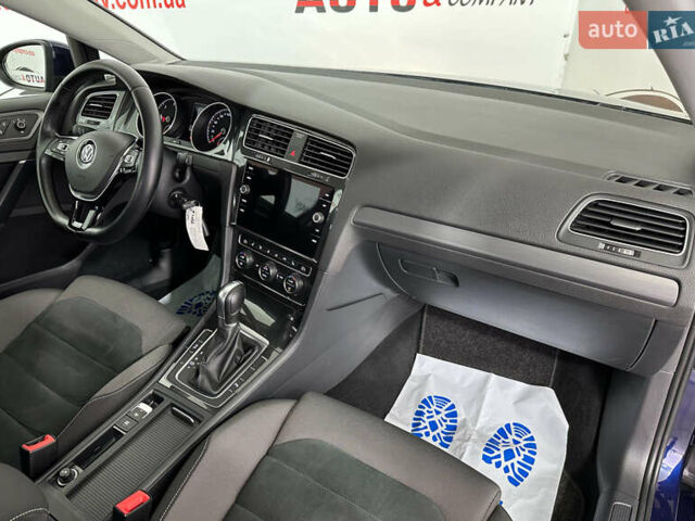 Синий Фольксваген Гольф, объемом двигателя 1.6 л и пробегом 217 тыс. км за 16450 $, фото 7 на Automoto.ua