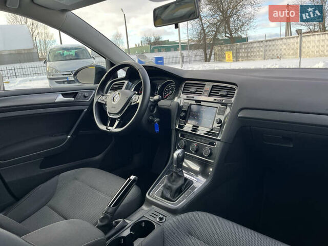 Синий Фольксваген Гольф, объемом двигателя 1.8 л и пробегом 83 тыс. км за 15000 $, фото 44 на Automoto.ua