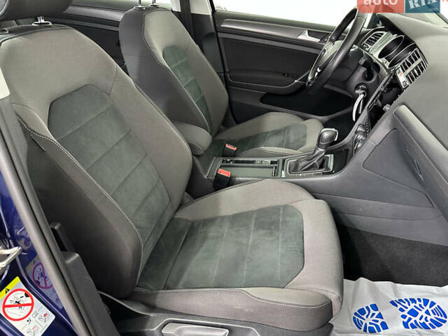 Синий Фольксваген Гольф, объемом двигателя 1.6 л и пробегом 217 тыс. км за 16950 $, фото 8 на Automoto.ua