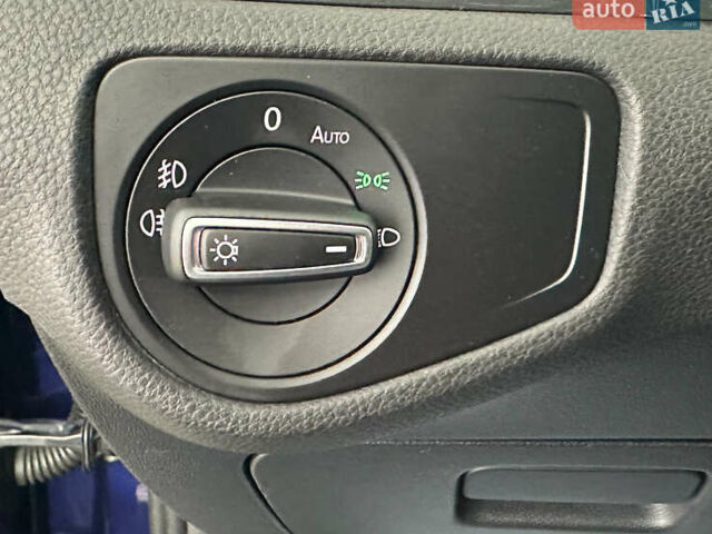 Синий Фольксваген Гольф, объемом двигателя 1.6 л и пробегом 217 тыс. км за 16950 $, фото 20 на Automoto.ua