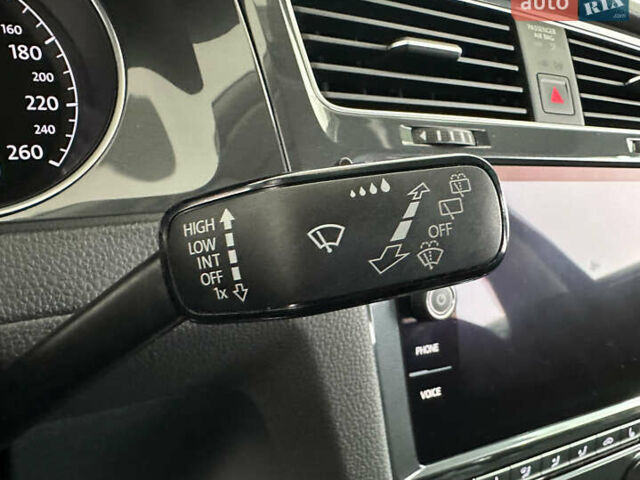 Синий Фольксваген Гольф, объемом двигателя 1.6 л и пробегом 217 тыс. км за 16950 $, фото 16 на Automoto.ua