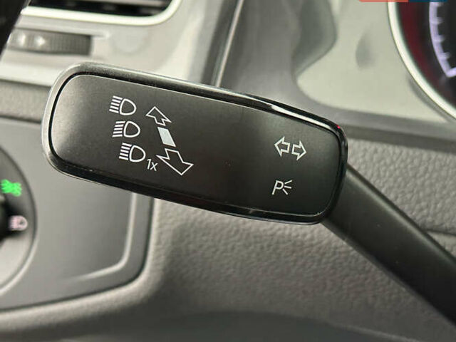 Синий Фольксваген Гольф, объемом двигателя 1.6 л и пробегом 217 тыс. км за 16950 $, фото 15 на Automoto.ua