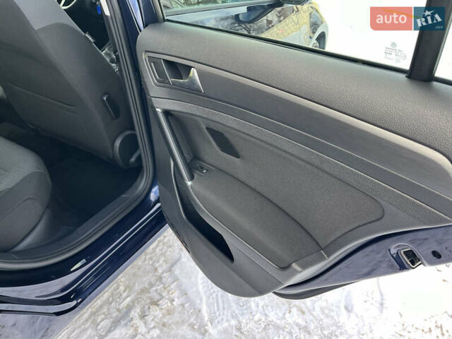 Синий Фольксваген Гольф, объемом двигателя 1.8 л и пробегом 83 тыс. км за 15000 $, фото 43 на Automoto.ua