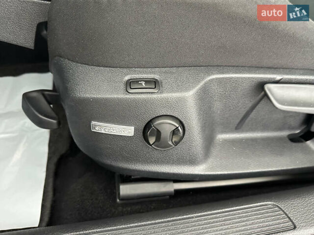 Синий Фольксваген Гольф, объемом двигателя 1.6 л и пробегом 217 тыс. км за 16950 $, фото 24 на Automoto.ua