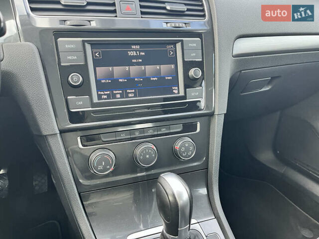 Синий Фольксваген Гольф, объемом двигателя 1.8 л и пробегом 83 тыс. км за 15000 $, фото 33 на Automoto.ua