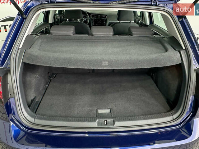 Синий Фольксваген Гольф, объемом двигателя 1.6 л и пробегом 217 тыс. км за 16950 $, фото 4 на Automoto.ua