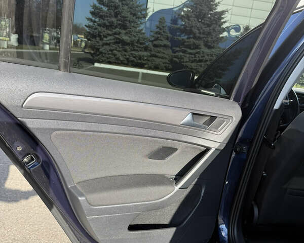 Синий Фольксваген Гольф, объемом двигателя 1.8 л и пробегом 93 тыс. км за 14400 $, фото 11 на Automoto.ua