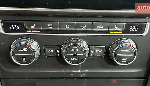 Синий Фольксваген Гольф, объемом двигателя 1.6 л и пробегом 217 тыс. км за 16950 $, фото 17 на Automoto.ua