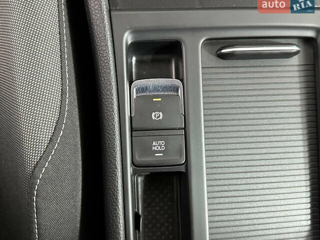 Синий Фольксваген Гольф, объемом двигателя 1.6 л и пробегом 217 тыс. км за 16950 $, фото 23 на Automoto.ua