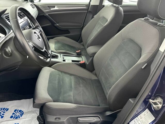 Синий Фольксваген Гольф, объемом двигателя 1.6 л и пробегом 217 тыс. км за 16950 $, фото 6 на Automoto.ua