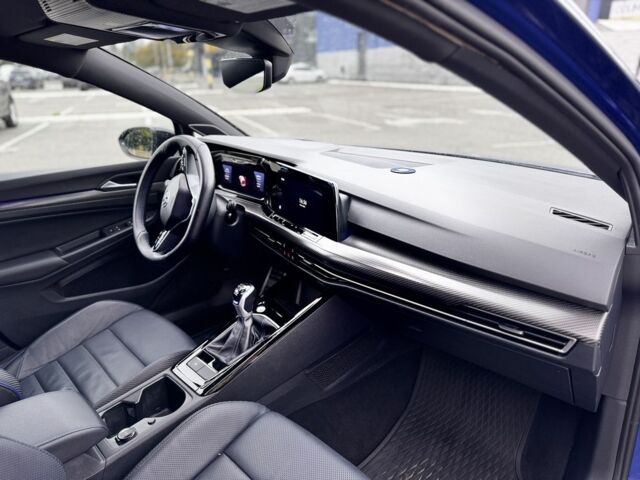 Фольксваген Гольф 2023 в Киеве на Automoto.ua Синий Фольксваген Гольф, объемом двигателя 2 л и пробегом 28 тыс. км за 49500 $, фото 13 на Automoto.ua