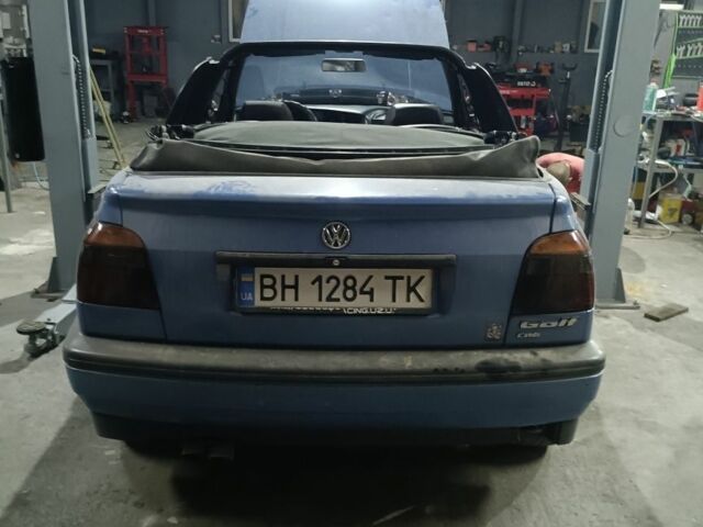 Синий Фольксваген Гольф, объемом двигателя 1.8 л и пробегом 130 тыс. км за 3000 $, фото 1 на Automoto.ua