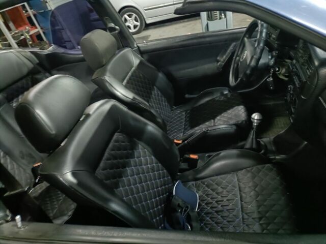 Синий Фольксваген Гольф, объемом двигателя 1.8 л и пробегом 130 тыс. км за 3000 $, фото 5 на Automoto.ua