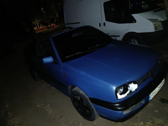 Синий Фольксваген Гольф, объемом двигателя 1.8 л и пробегом 130 тыс. км за 3000 $, фото 4 на Automoto.ua