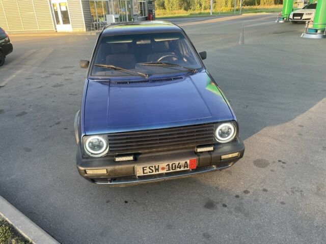 Синий Фольксваген Гольф, объемом двигателя 1.8 л и пробегом 300 тыс. км за 1800 $, фото 4 на Automoto.ua