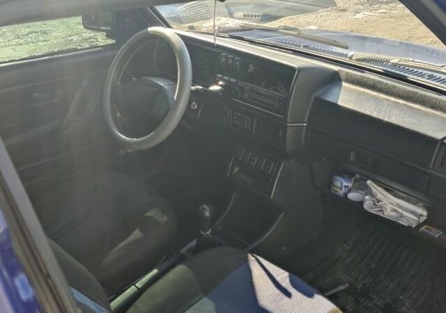 Синий Фольксваген Гольф, объемом двигателя 1.6 л и пробегом 3 тыс. км за 2000 $, фото 3 на Automoto.ua