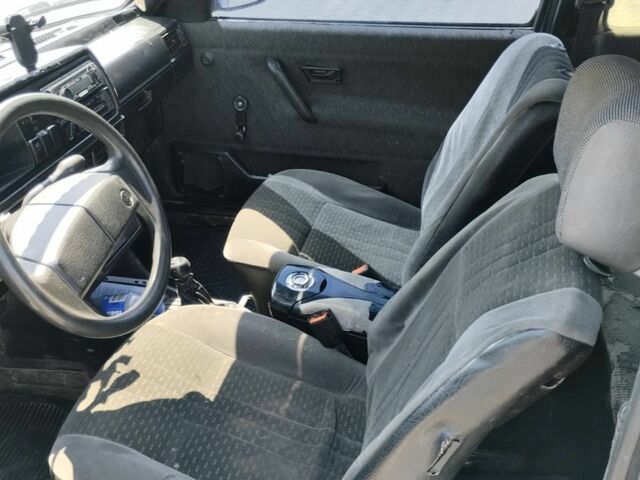 Синий Фольксваген Гольф, объемом двигателя 1.8 л и пробегом 279 тыс. км за 699 $, фото 5 на Automoto.ua