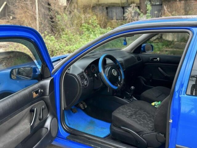 Синий Фольксваген Гольф, объемом двигателя 1.4 л и пробегом 236 тыс. км за 2750 $, фото 8 на Automoto.ua