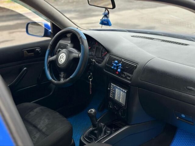 Синий Фольксваген Гольф, объемом двигателя 1.4 л и пробегом 236 тыс. км за 2750 $, фото 6 на Automoto.ua