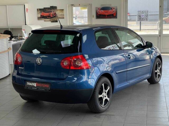 Синий Фольксваген Гольф, объемом двигателя 1.4 л и пробегом 266 тыс. км за 4990 $, фото 7 на Automoto.ua