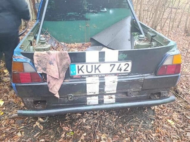 Синий Фольксваген Гольф, объемом двигателя 1.6 л и пробегом 400 тыс. км за 1200 $, фото 1 на Automoto.ua