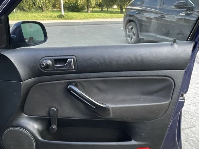 Синий Фольксваген Гольф, объемом двигателя 1.4 л и пробегом 250 тыс. км за 3100 $, фото 15 на Automoto.ua