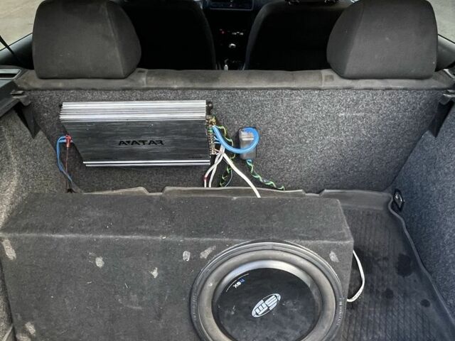 Синий Фольксваген Гольф, объемом двигателя 1.4 л и пробегом 250 тыс. км за 3100 $, фото 18 на Automoto.ua