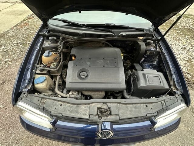 Синий Фольксваген Гольф, объемом двигателя 1.6 л и пробегом 235 тыс. км за 4350 $, фото 8 на Automoto.ua