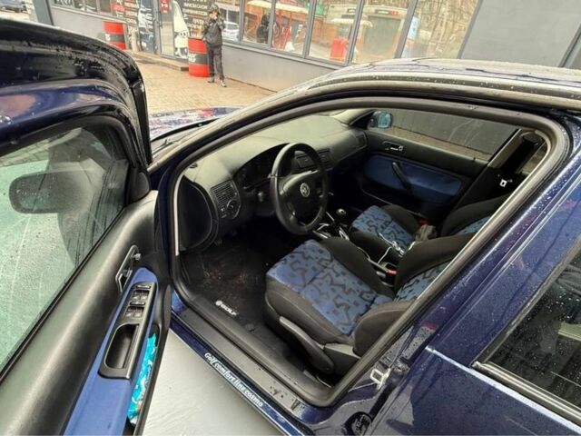 Синій Фольксваген Гольф, об'ємом двигуна 1.4 л та пробігом 216 тис. км за 5000 $, фото 5 на Automoto.ua