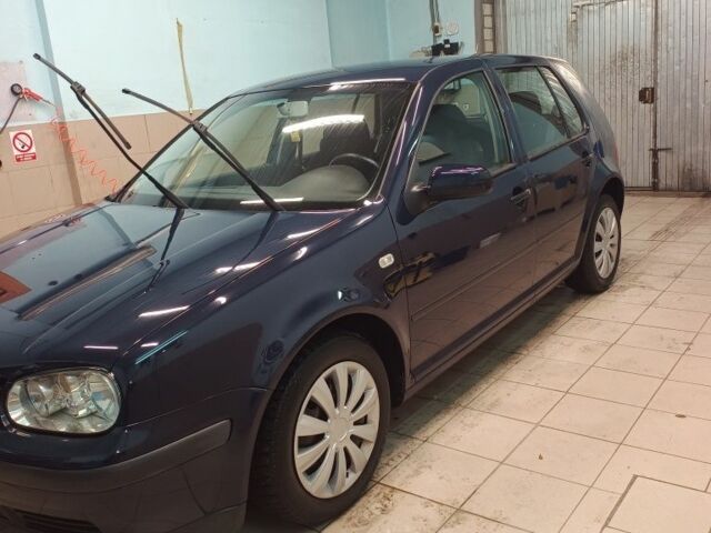 Синий Фольксваген Гольф, объемом двигателя 1.4 л и пробегом 247 тыс. км за 4600 $, фото 3 на Automoto.ua