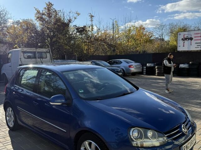 Синий Фольксваген Гольф, объемом двигателя 2 л и пробегом 236 тыс. км за 2990 $, фото 1 на Automoto.ua