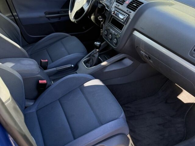 Синий Фольксваген Гольф, объемом двигателя 2 л и пробегом 236 тыс. км за 2990 $, фото 14 на Automoto.ua