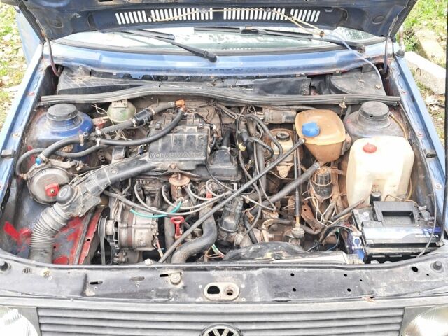 Синій Фольксваген Гольф, об'ємом двигуна 1.6 л та пробігом 200 тис. км за 896 $, фото 5 на Automoto.ua