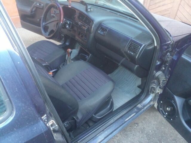 Синій Фольксваген Гольф, об'ємом двигуна 1.8 л та пробігом 118 тис. км за 1650 $, фото 1 на Automoto.ua