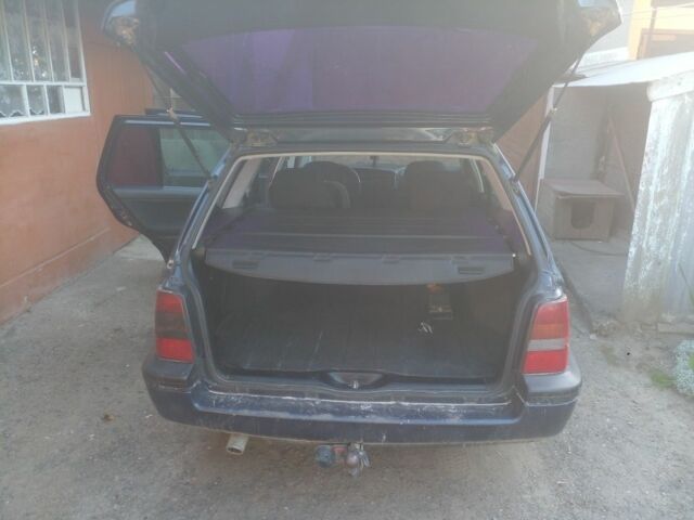 Синій Фольксваген Гольф, об'ємом двигуна 1.8 л та пробігом 118 тис. км за 1650 $, фото 3 на Automoto.ua