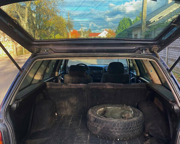 Синий Фольксваген Гольф, объемом двигателя 1.78 л и пробегом 400 тыс. км за 1950 $, фото 6 на Automoto.ua