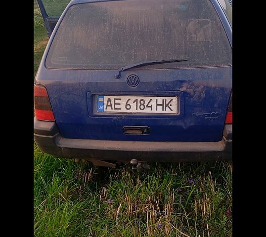 Синий Фольксваген Гольф, объемом двигателя 1.9 л и пробегом 239 тыс. км за 1950 $, фото 3 на Automoto.ua