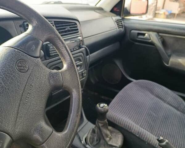 Синий Фольксваген Гольф, объемом двигателя 1.78 л и пробегом 195 тыс. км за 1950 $, фото 9 на Automoto.ua