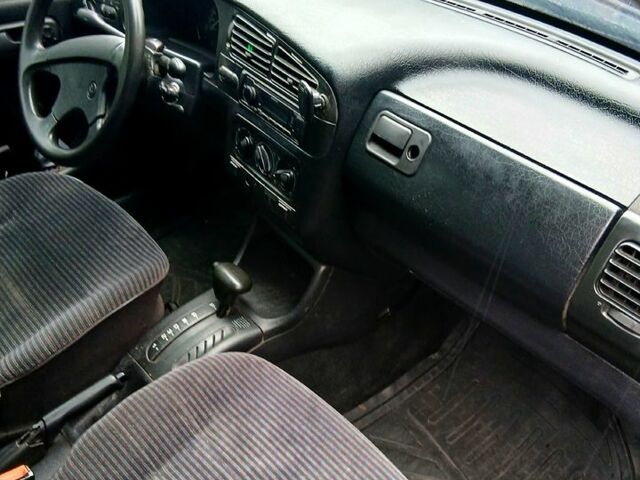 Синий Фольксваген Гольф, объемом двигателя 1.8 л и пробегом 0 тыс. км за 2250 $, фото 1 на Automoto.ua