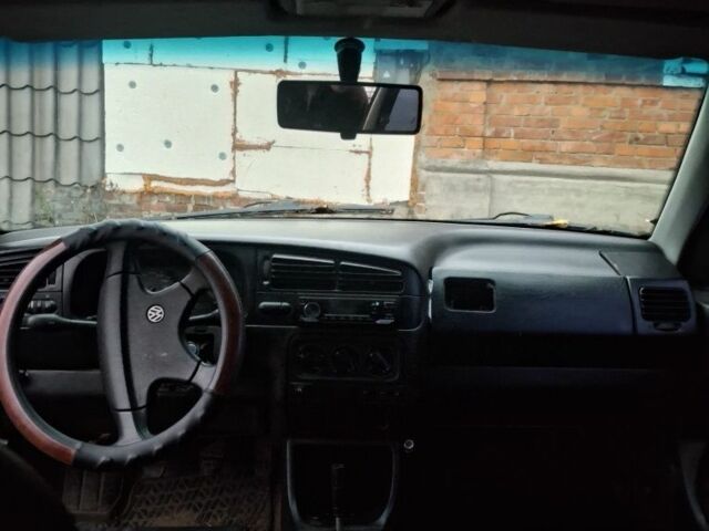 Синий Фольксваген Гольф, объемом двигателя 1.8 л и пробегом 240 тыс. км за 2450 $, фото 2 на Automoto.ua