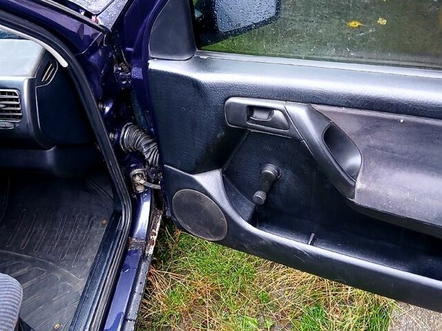 Синий Фольксваген Гольф, объемом двигателя 1.8 л и пробегом 0 тыс. км за 2250 $, фото 2 на Automoto.ua