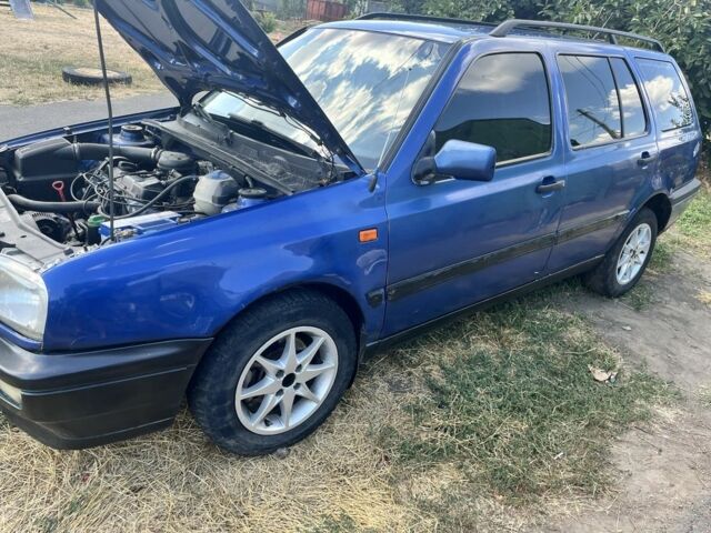 Синий Фольксваген Гольф, объемом двигателя 1.8 л и пробегом 300 тыс. км за 2100 $, фото 7 на Automoto.ua