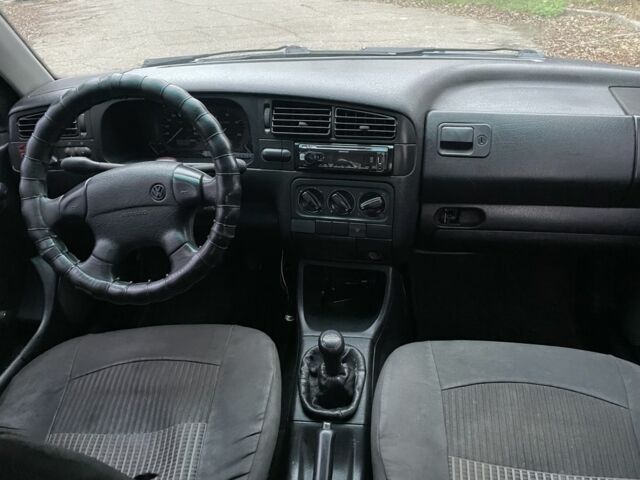 Синій Фольксваген Гольф, об'ємом двигуна 1.9 л та пробігом 200 тис. км за 1900 $, фото 10 на Automoto.ua