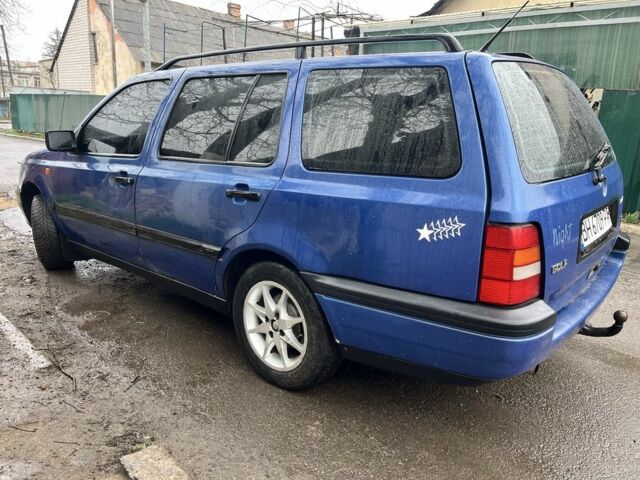 Синий Фольксваген Гольф, объемом двигателя 1.8 л и пробегом 300 тыс. км за 2100 $, фото 5 на Automoto.ua