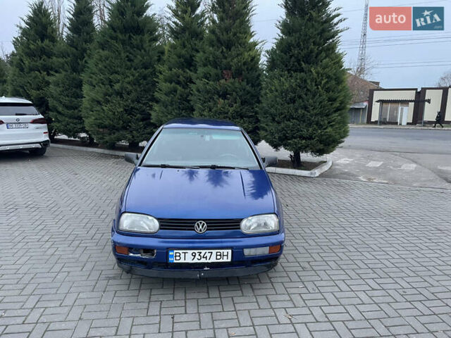 Синий Фольксваген Гольф, объемом двигателя 1.9 л и пробегом 200 тыс. км за 1900 $, фото 2 на Automoto.ua